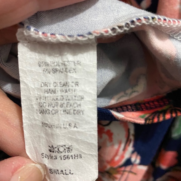 Nice blouse/ top. Comfy - Picture 4 of 8